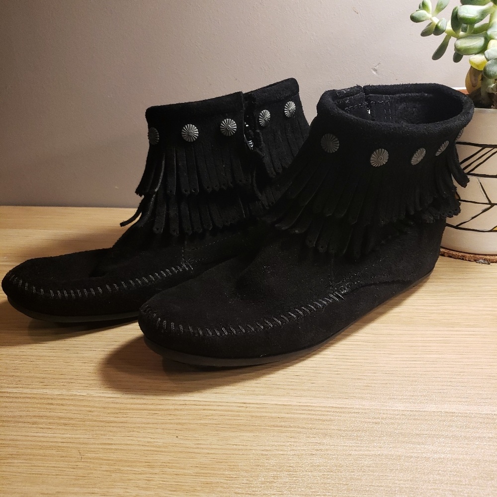 Fringed Moccasin
Minnetonka
Booties